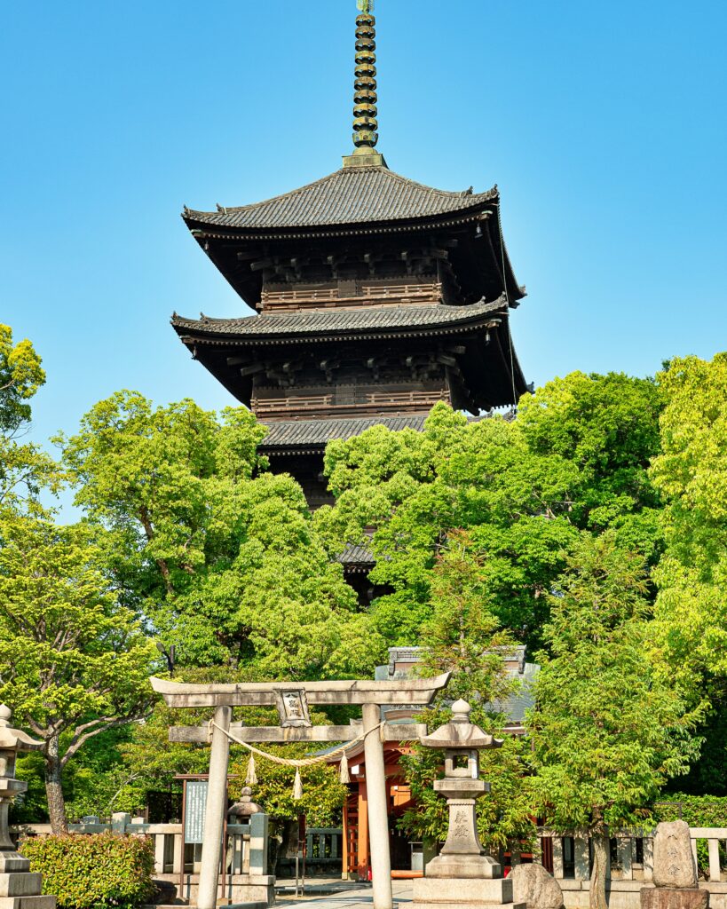 東寺　八島社殿